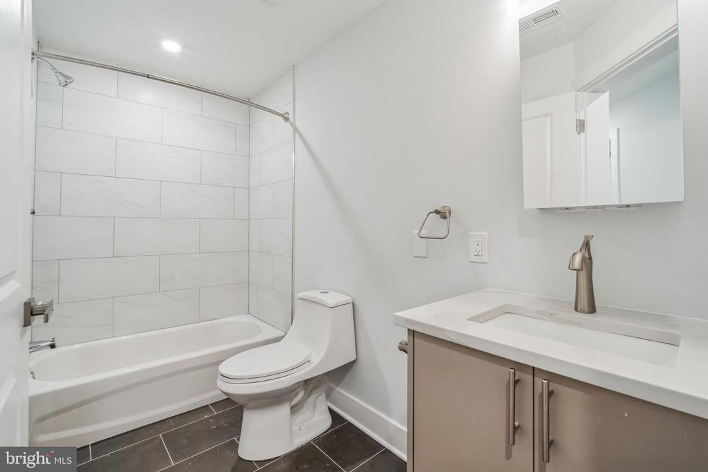 646 N 32nd Street - Photo 10