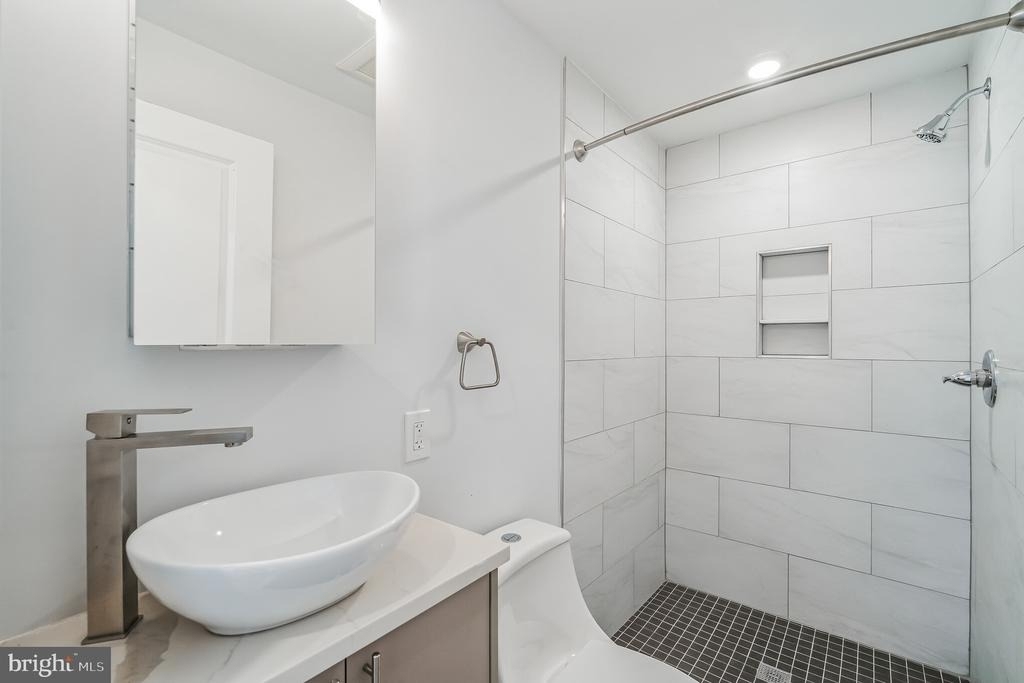 646 N 32nd Street - Photo 4