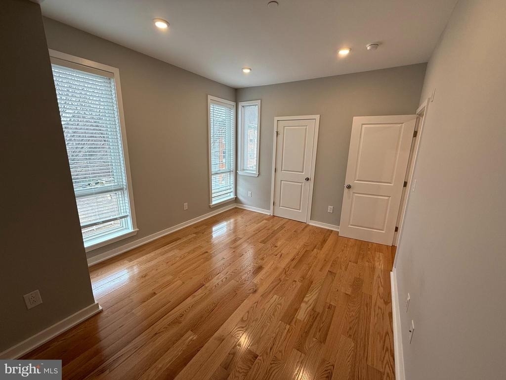 914 W Susquehanna Avenue - Photo 9