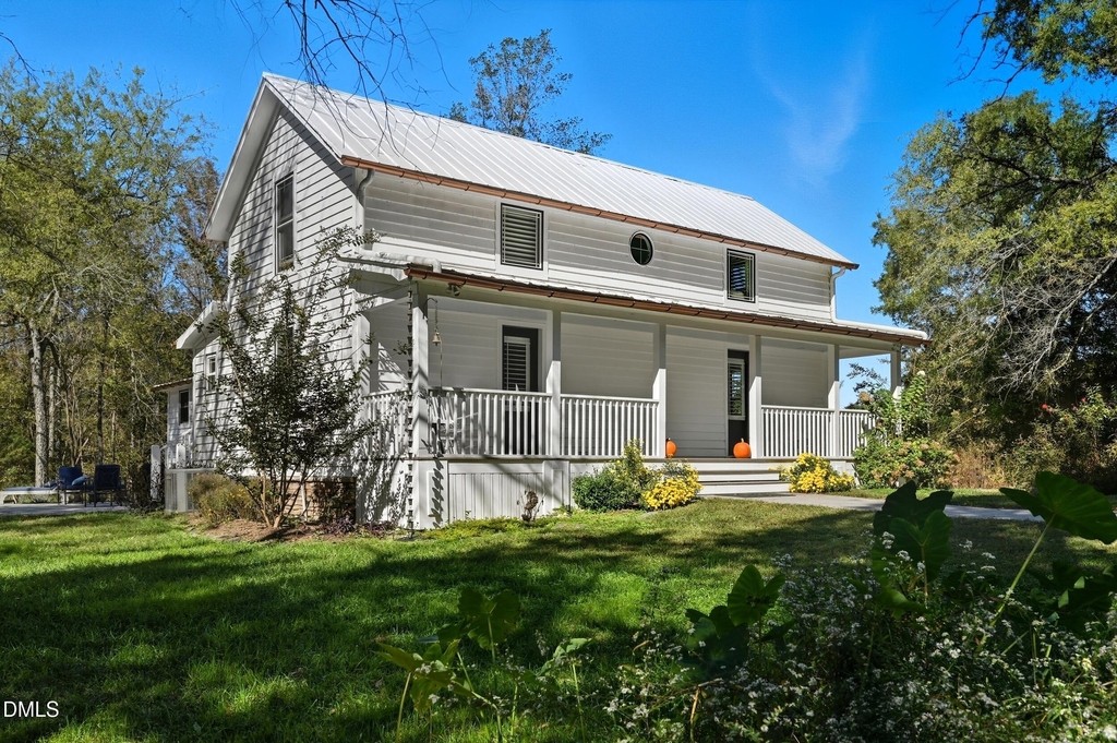 1451 Hawkins Road - Photo 2