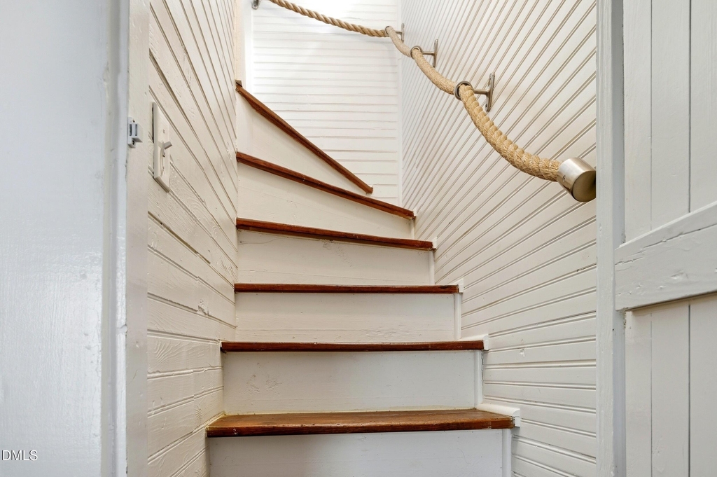 1451 Hawkins Road - Photo 17