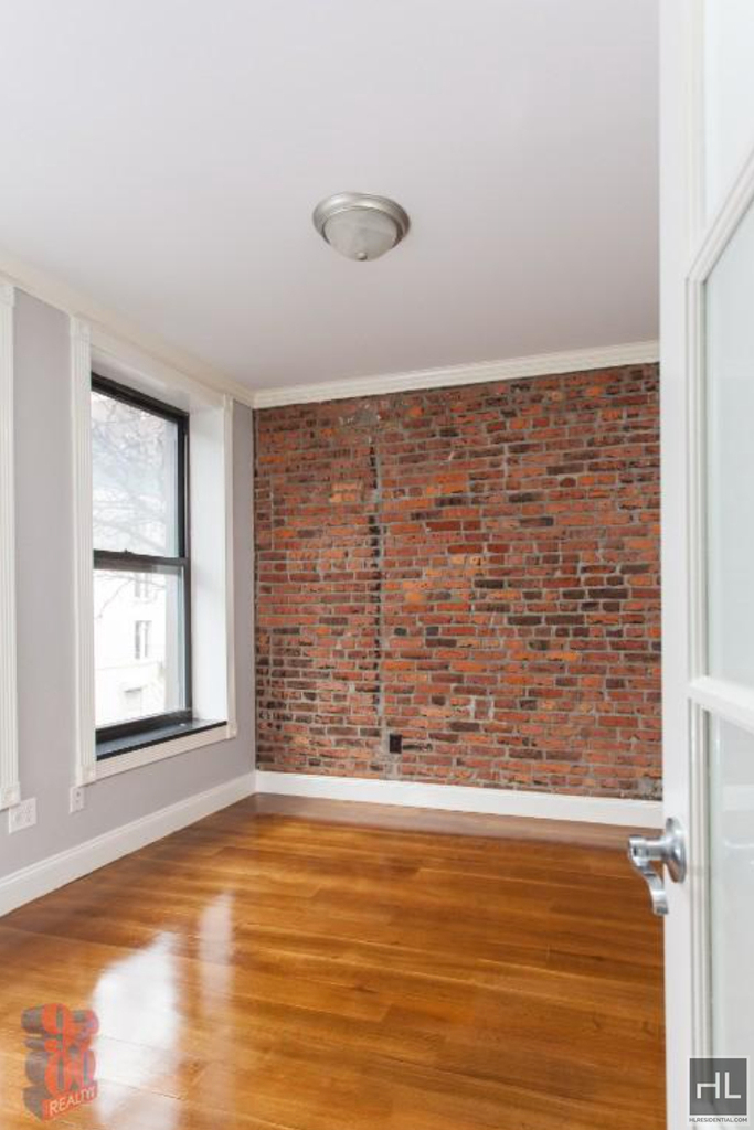 East 18th Street - Photo 10