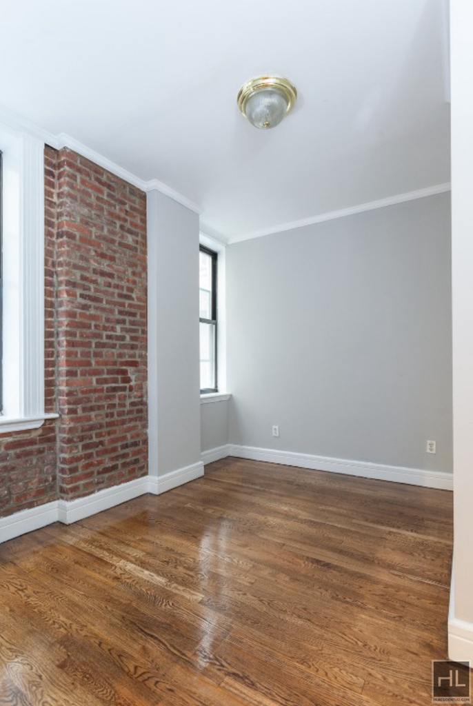 East 18th Street - Photo 3