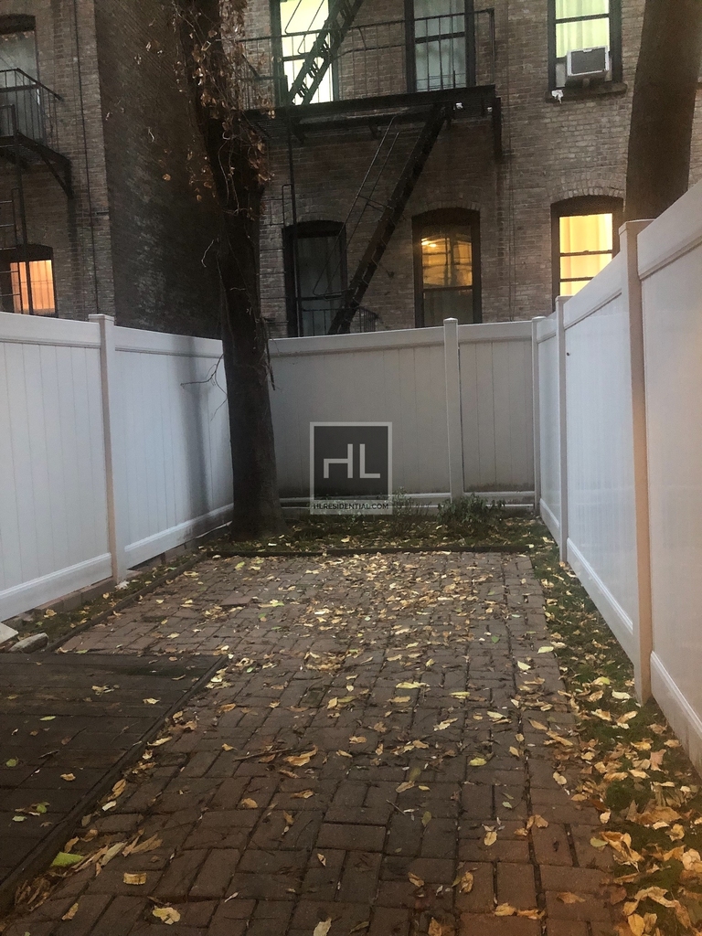 East 26th Street - Photo 8