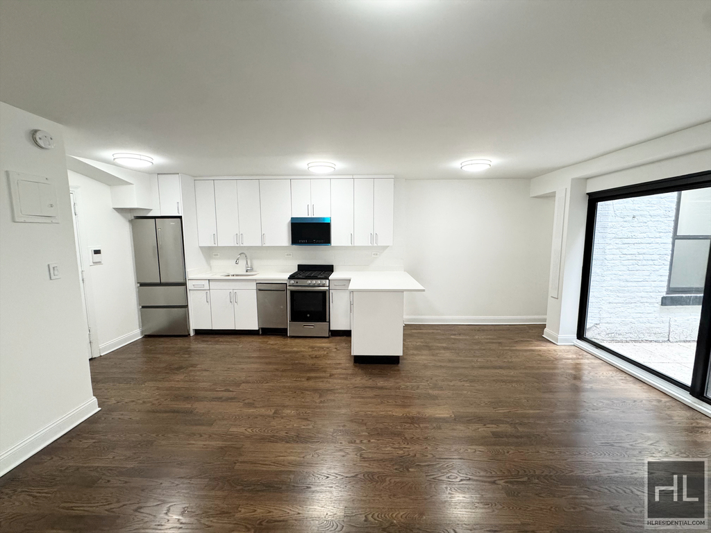 East 72 Street - Photo 10