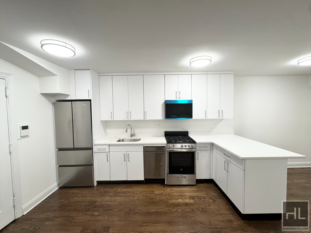 East 72 Street - Photo 13