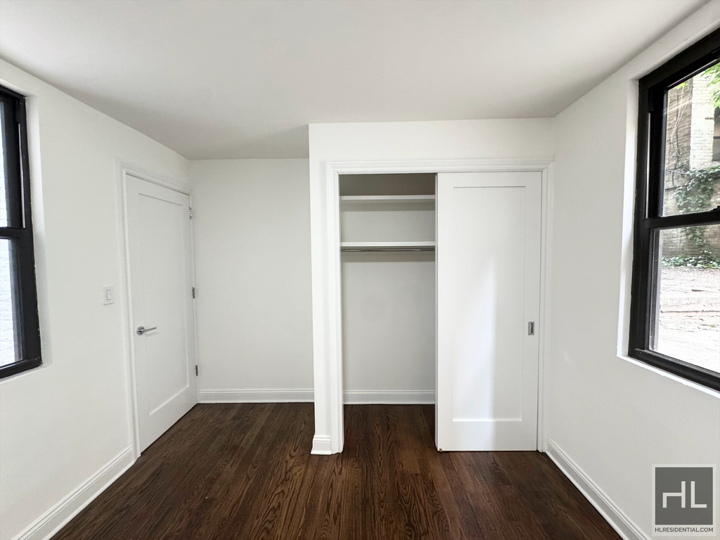 East 72 Street - Photo 1
