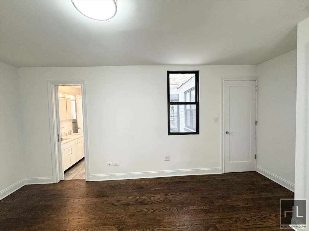 East 72 Street - Photo 3