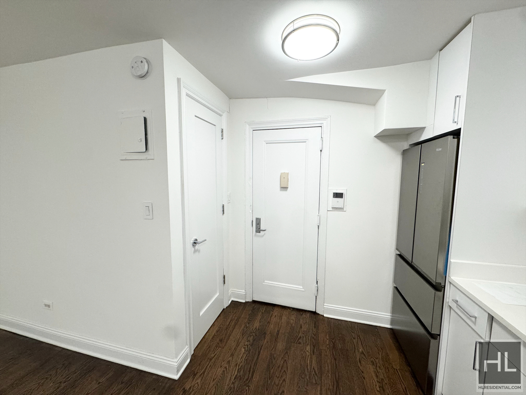 East 72 Street - Photo 11