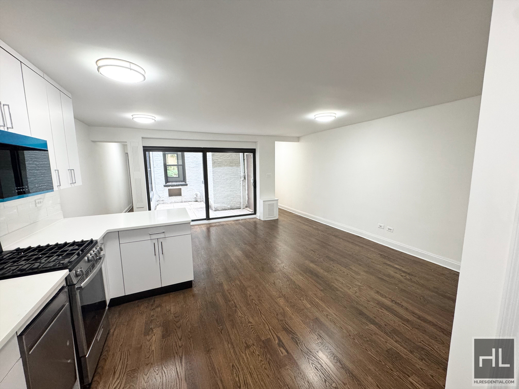 East 72 Street - Photo 12