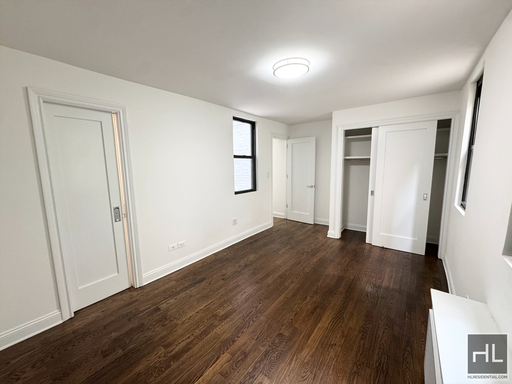 East 72 Street - Photo 2