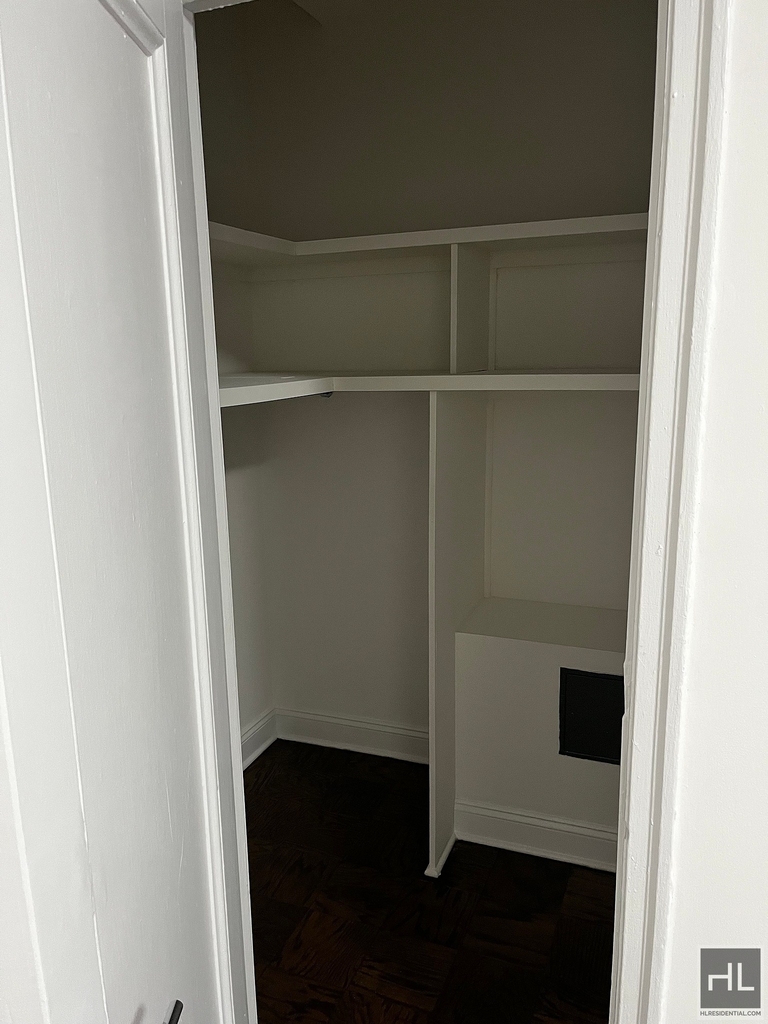 East 46 Street - Photo 20