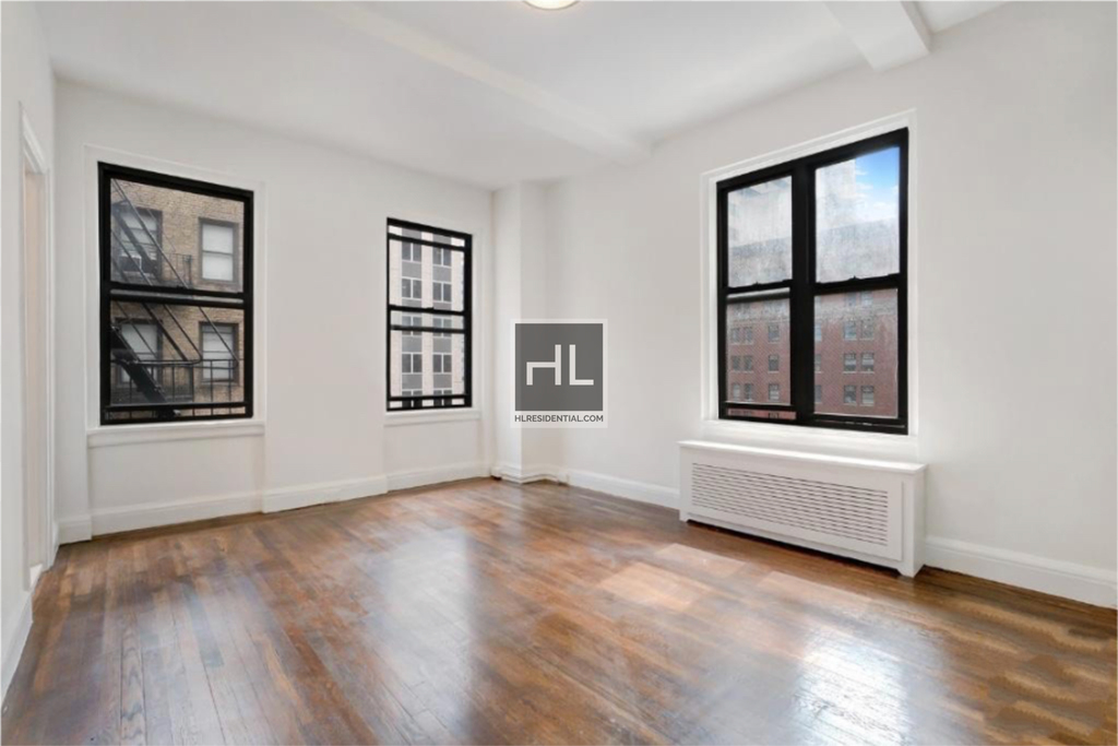 East 46 Street - Photo 16