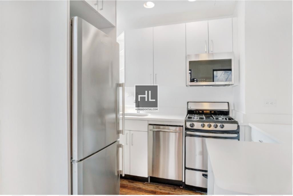 East 46 Street - Photo 15