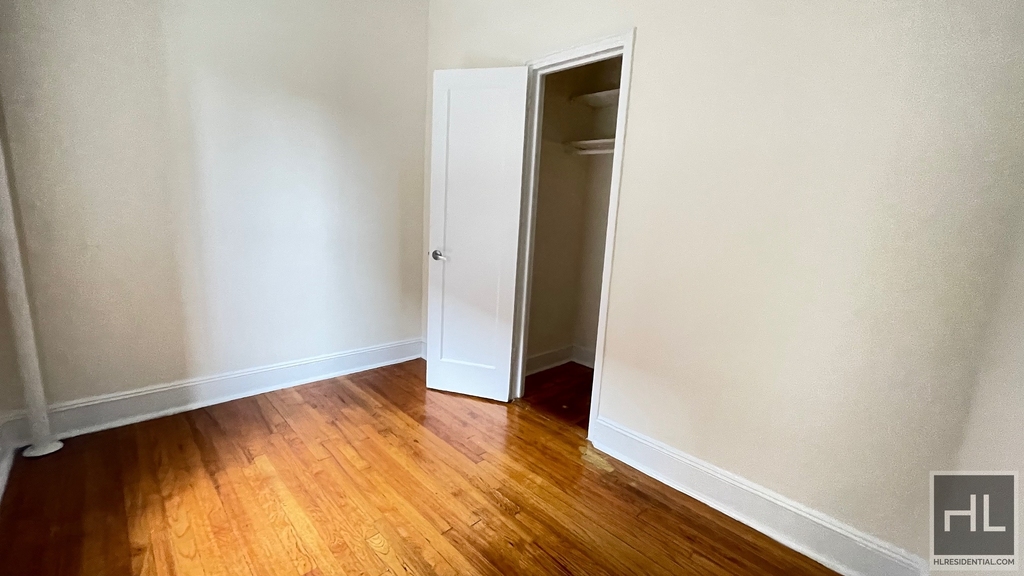 East 38th Street - Photo 11