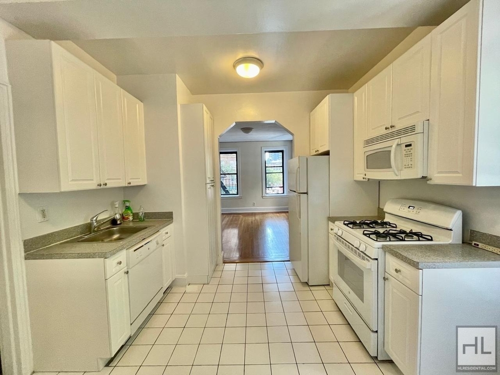East 38th Street - Photo 5