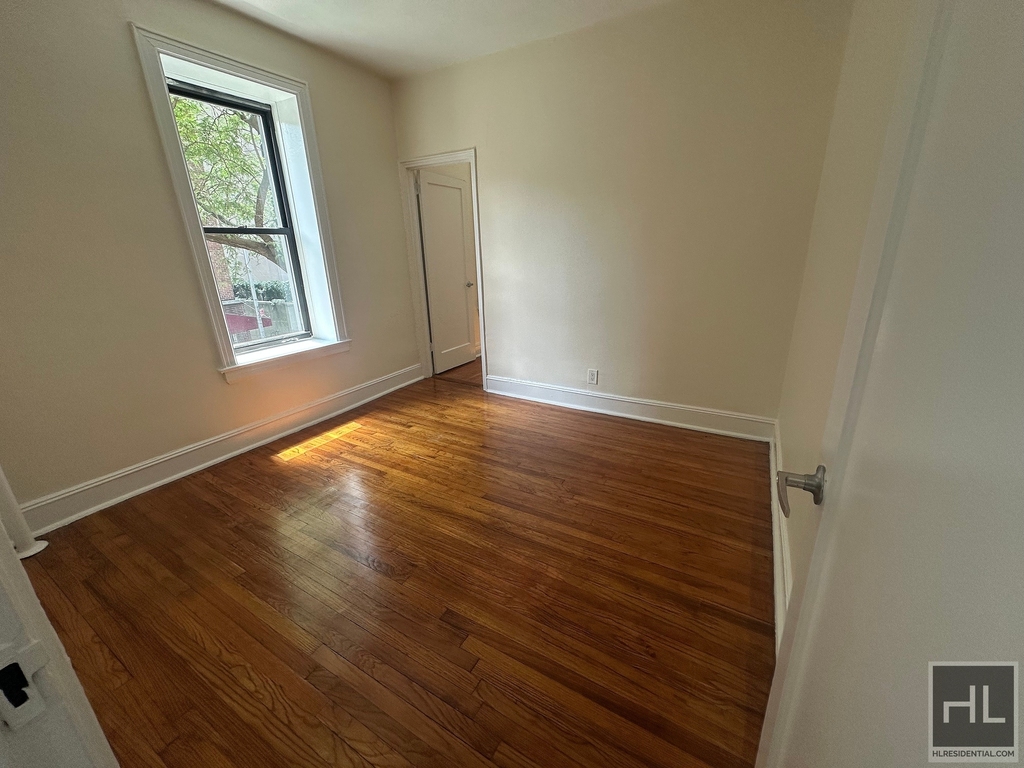 East 38th Street - Photo 6