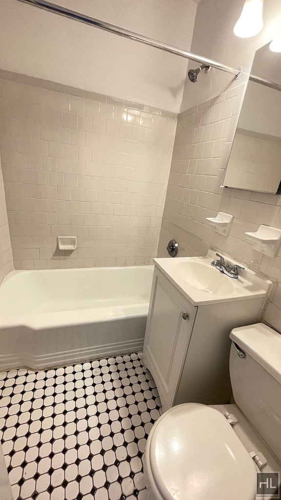 East 38th Street - Photo 14