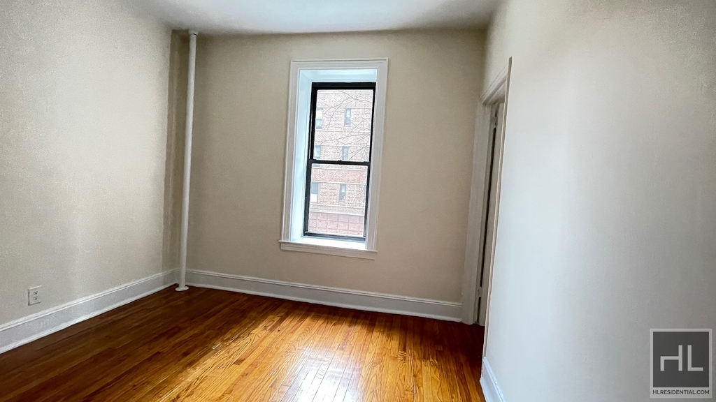 East 38th Street - Photo 10