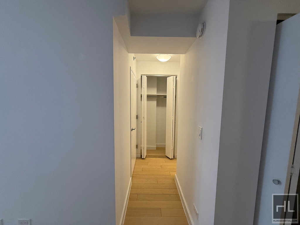 East 39th Street - Photo 7