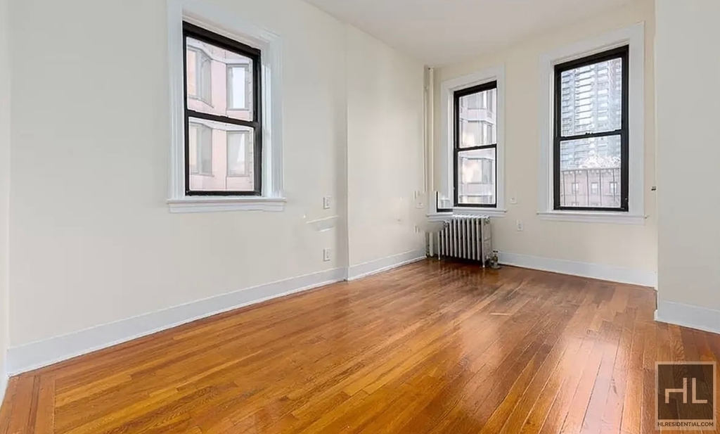 East 38 Street - Photo 0