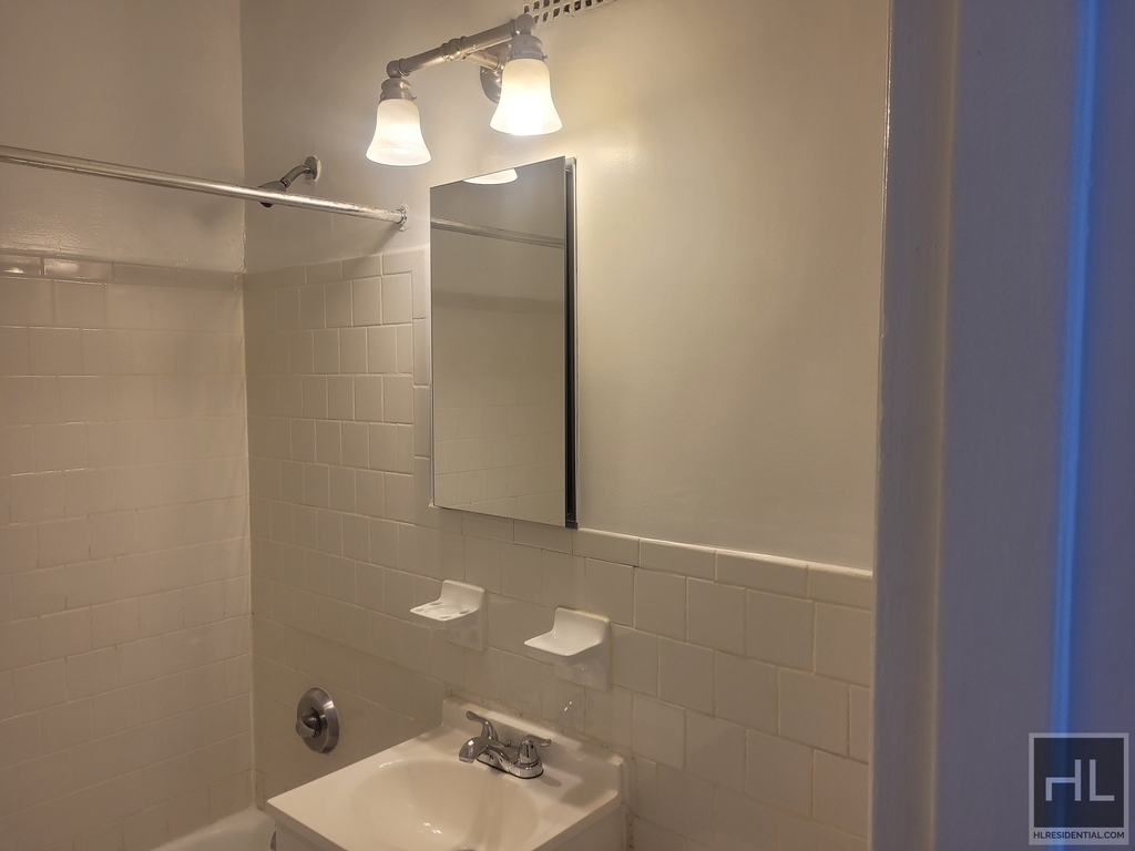 East 38 Street - Photo 11