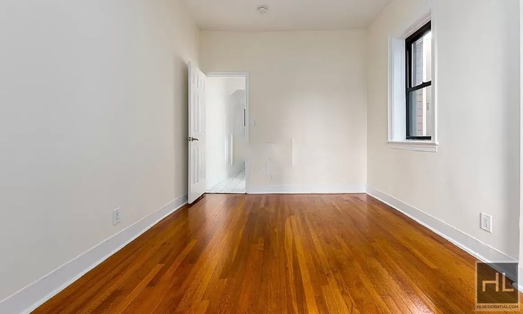 East 38 Street - Photo 1