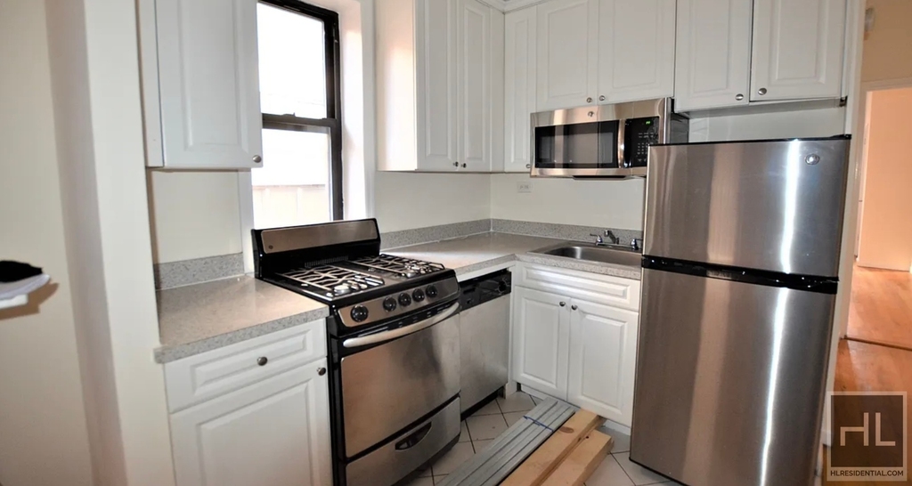 East 38 Street - Photo 3