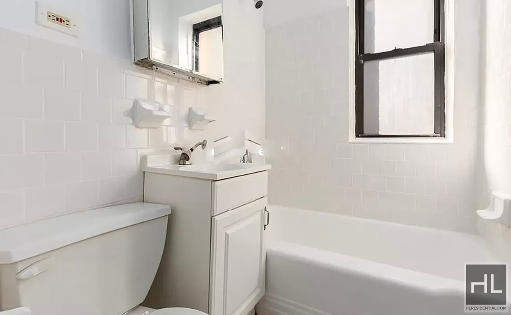 East 38 Street - Photo 13