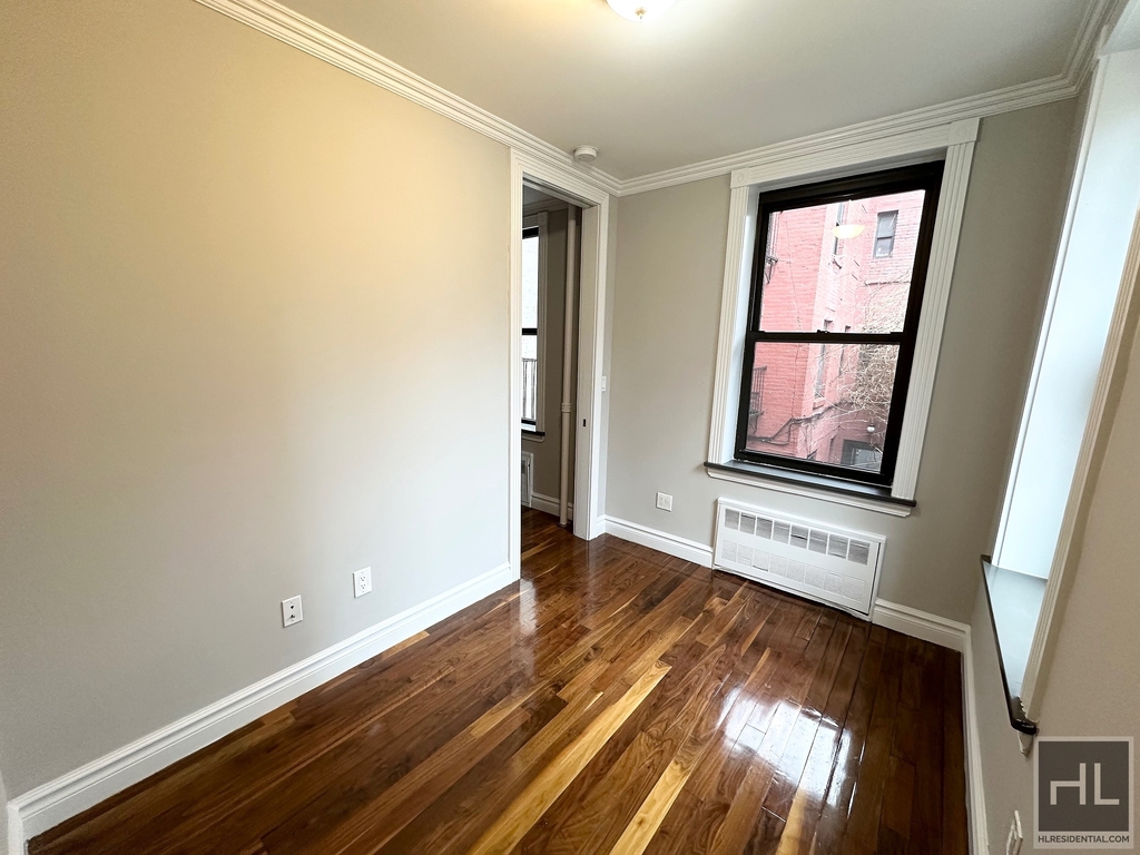 East 29th Street - Photo 8