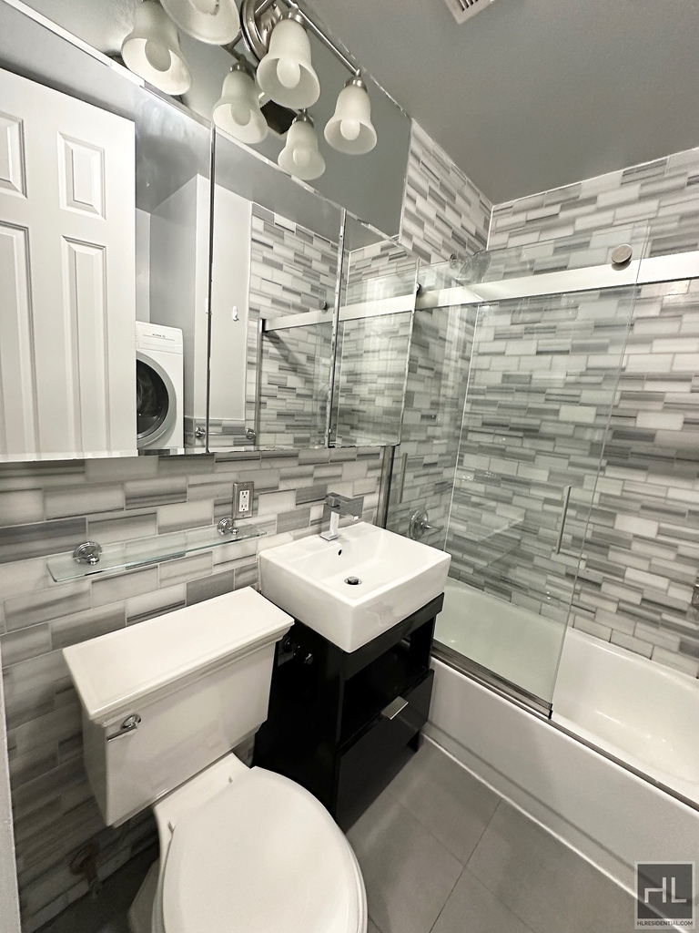 East 29th Street - Photo 27