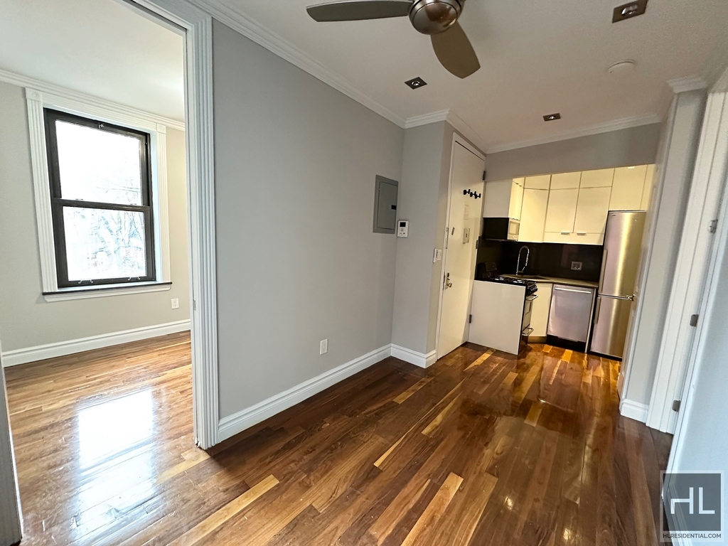 East 29th Street - Photo 12