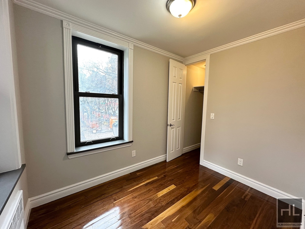 East 29th Street - Photo 10