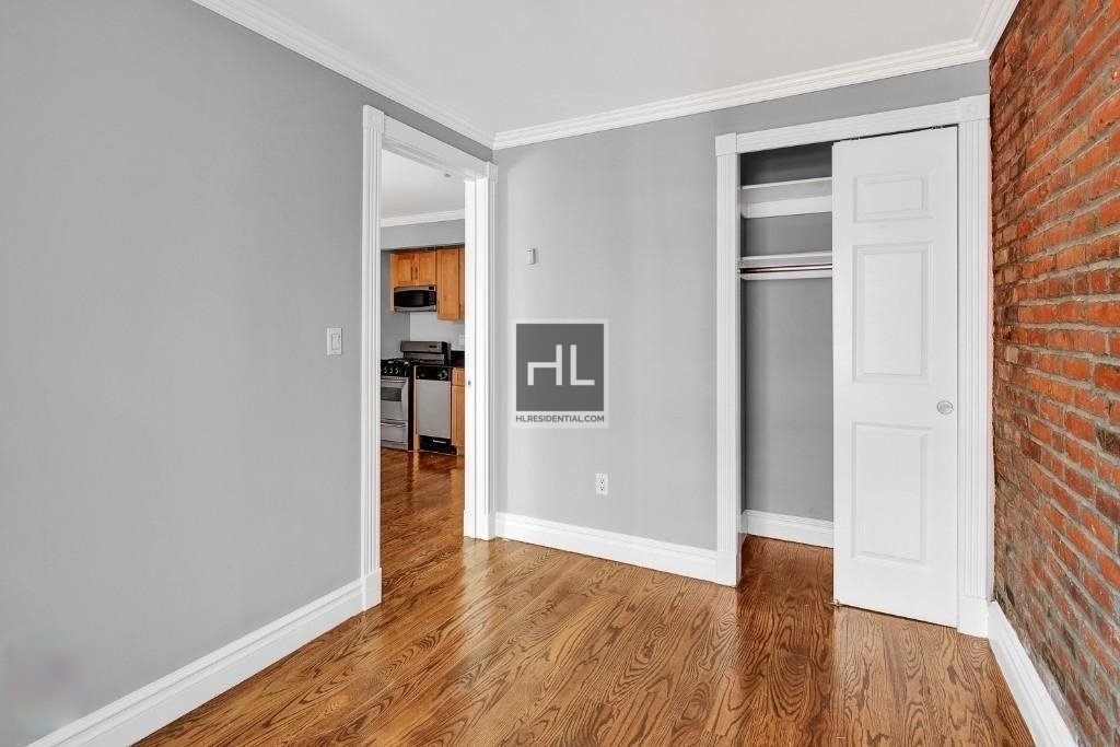East 29th Street - Photo 18