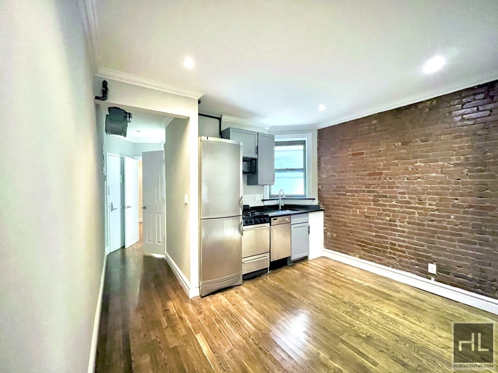 East 23rd Street - Photo 23