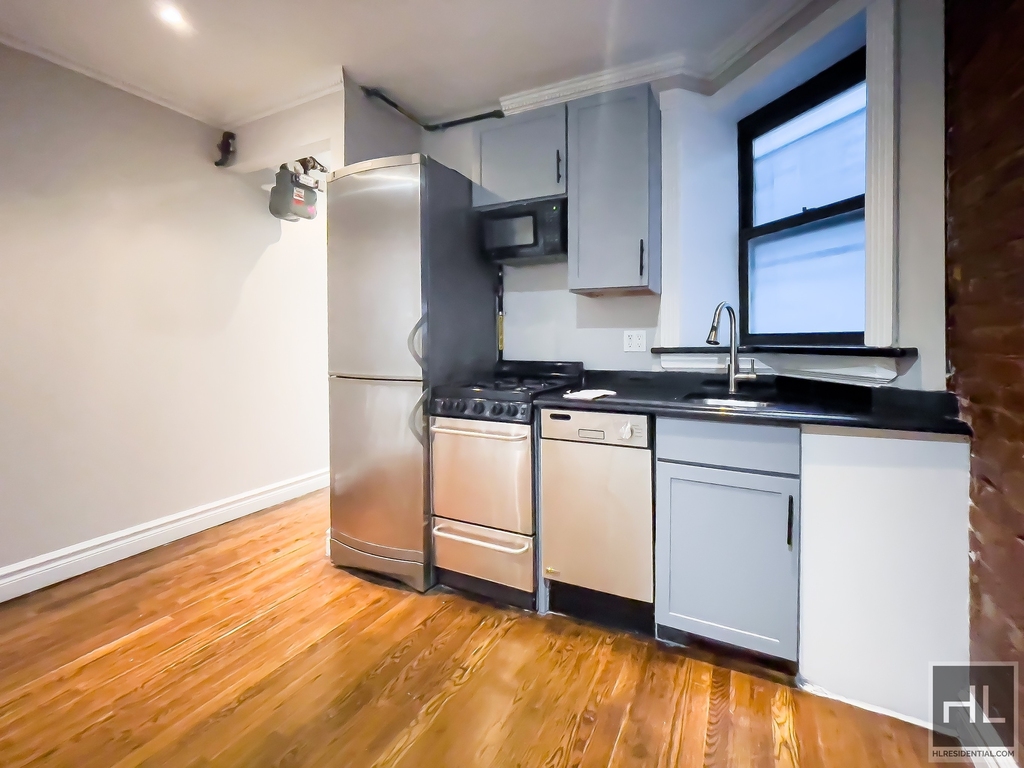 East 23rd Street - Photo 12