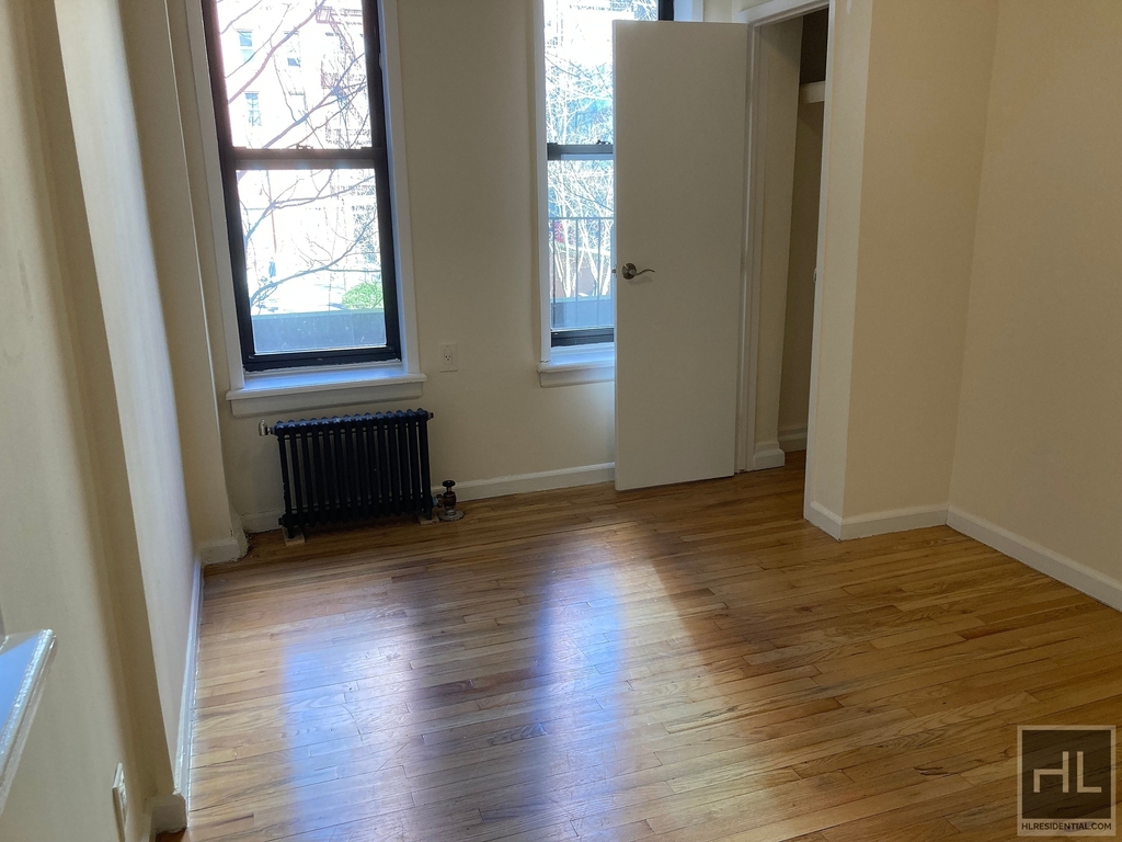 East 38 Street - Photo 39