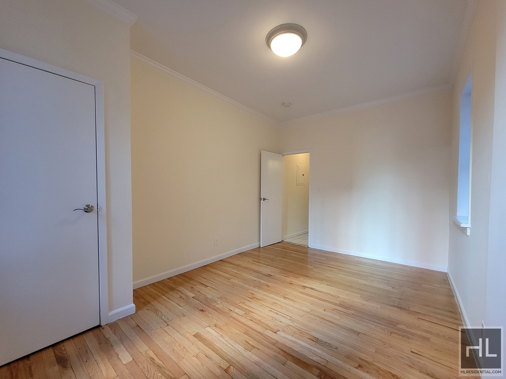 East 38 Street - Photo 3