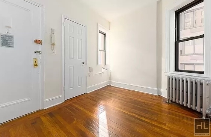 East 38 Street - Photo 28