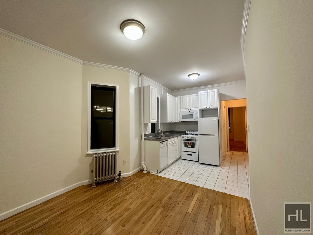 East 38 Street - Photo 13