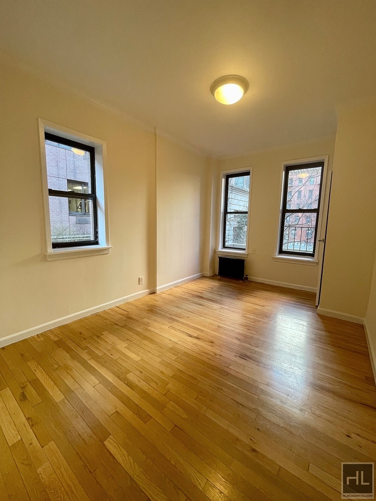 East 38 Street - Photo 18