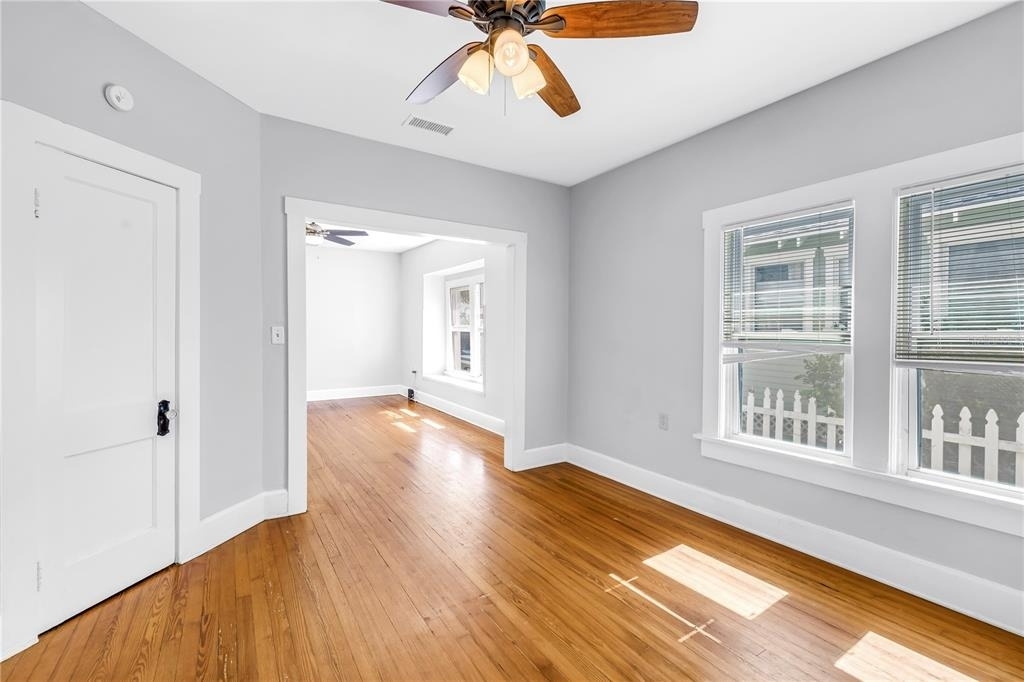 116 16th Avenue Se - Photo 5