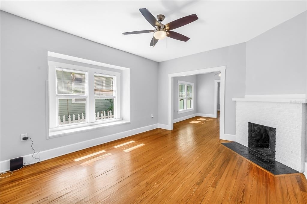 116 16th Avenue Se - Photo 3