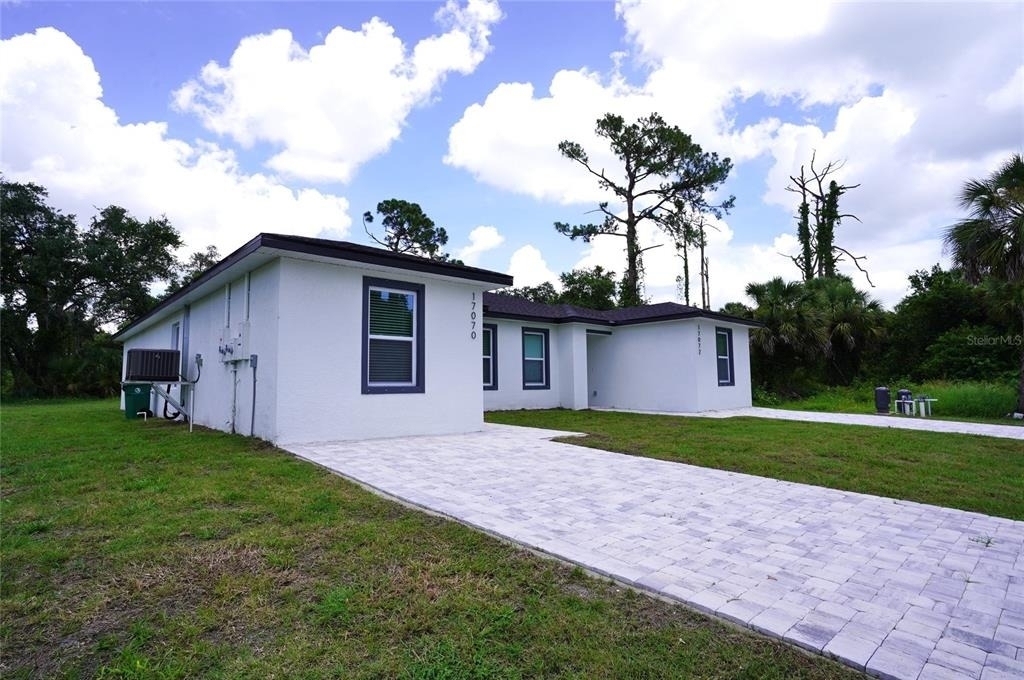 17070 Byron Avenue - Photo 4