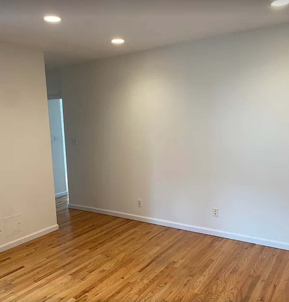 East 78th Street and 1st Avenue - Photo 10