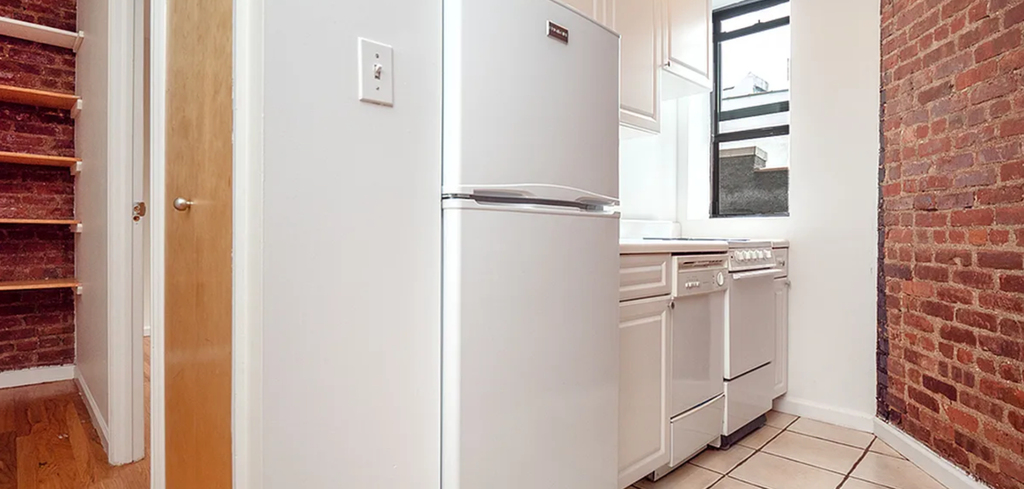 East 78th Street and 1st Avenue - Photo 9