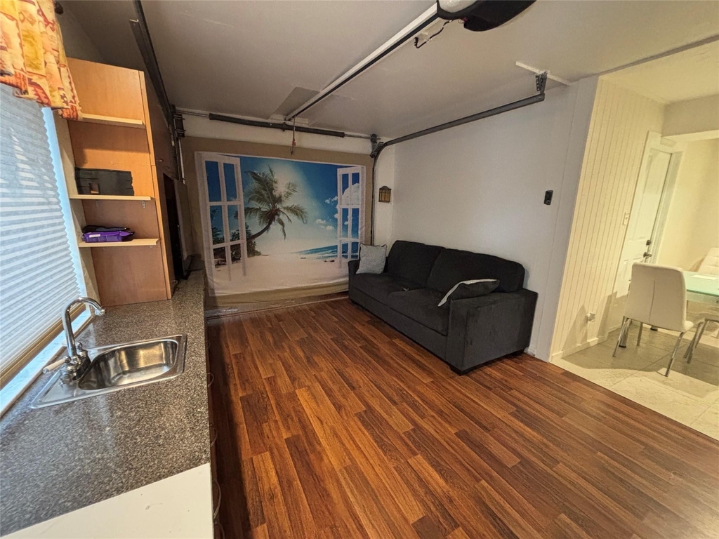 5612 Harding St - Photo 9