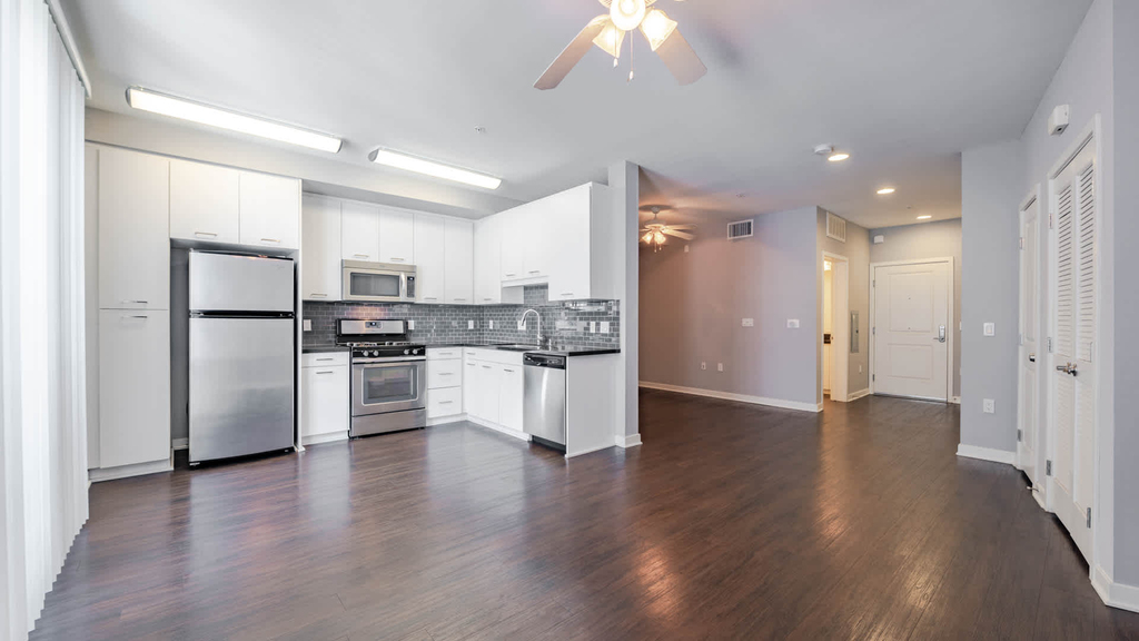 639 N. Broadway - Photo 4