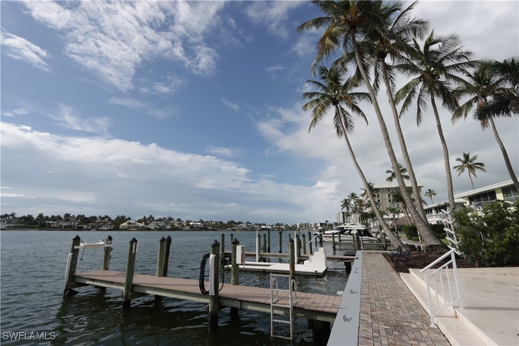 2850 Gulf Shore Boulevard N - Photo 4