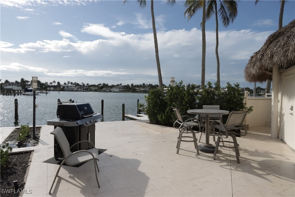 2850 Gulf Shore Boulevard N - Photo 3